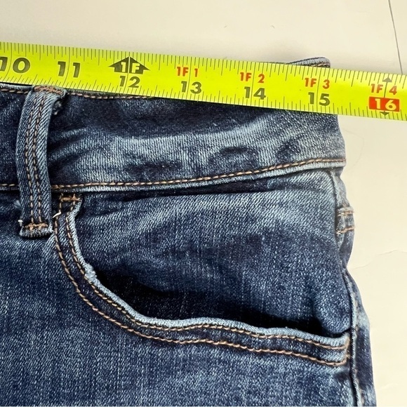 MAURICES Women’s Blue Jeans Medium (9/11) Long Distressed Mid-Rise Medium Wash - Picture 9 of 13